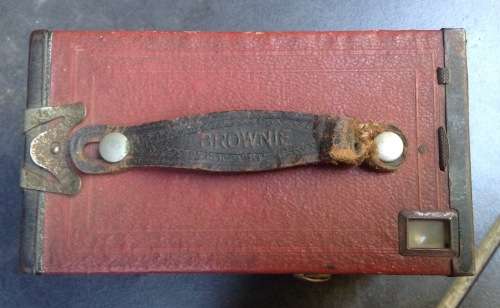 Kodak Brownie box camera - red/maroon