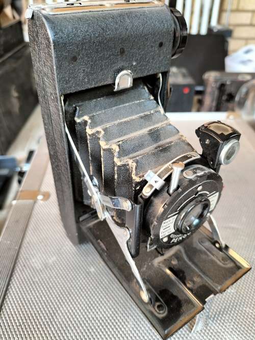 Vintage Kershaw Penguin Eight-20 bellows camera (MD5)