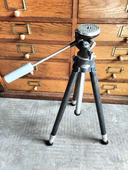 Camera tripod