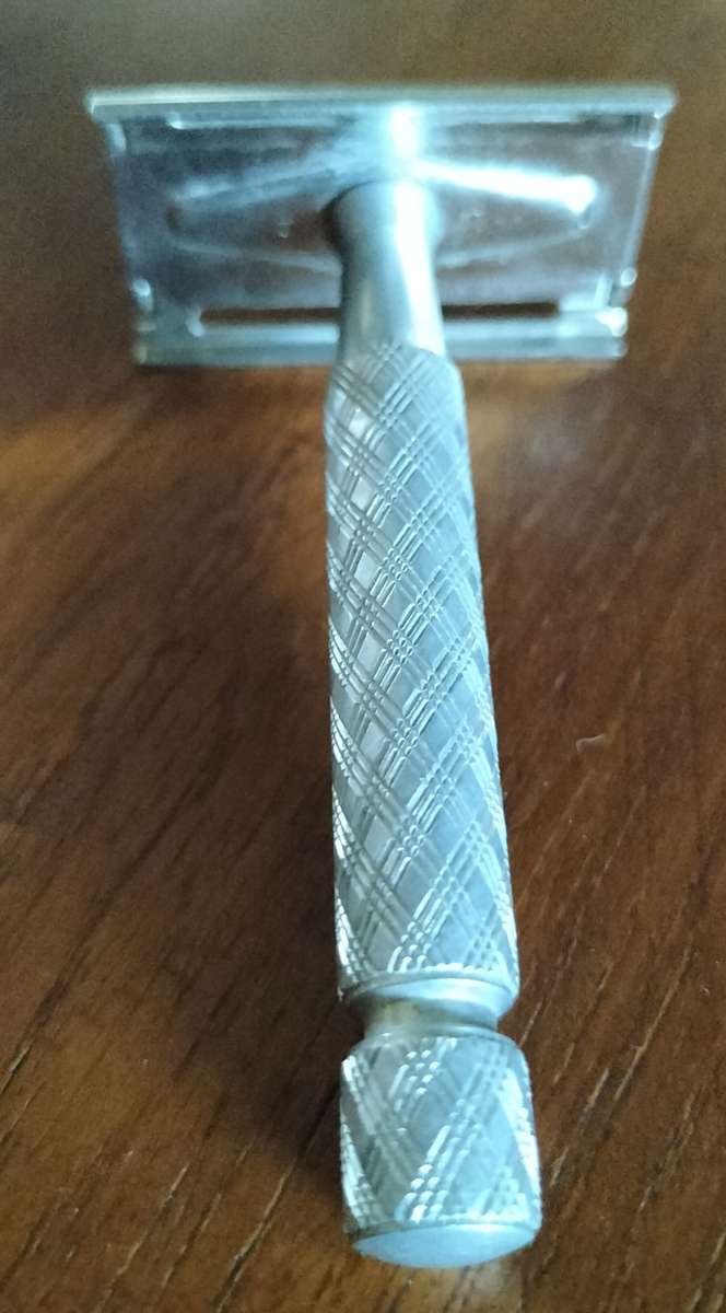 Vintage Gillette razor in original packaging