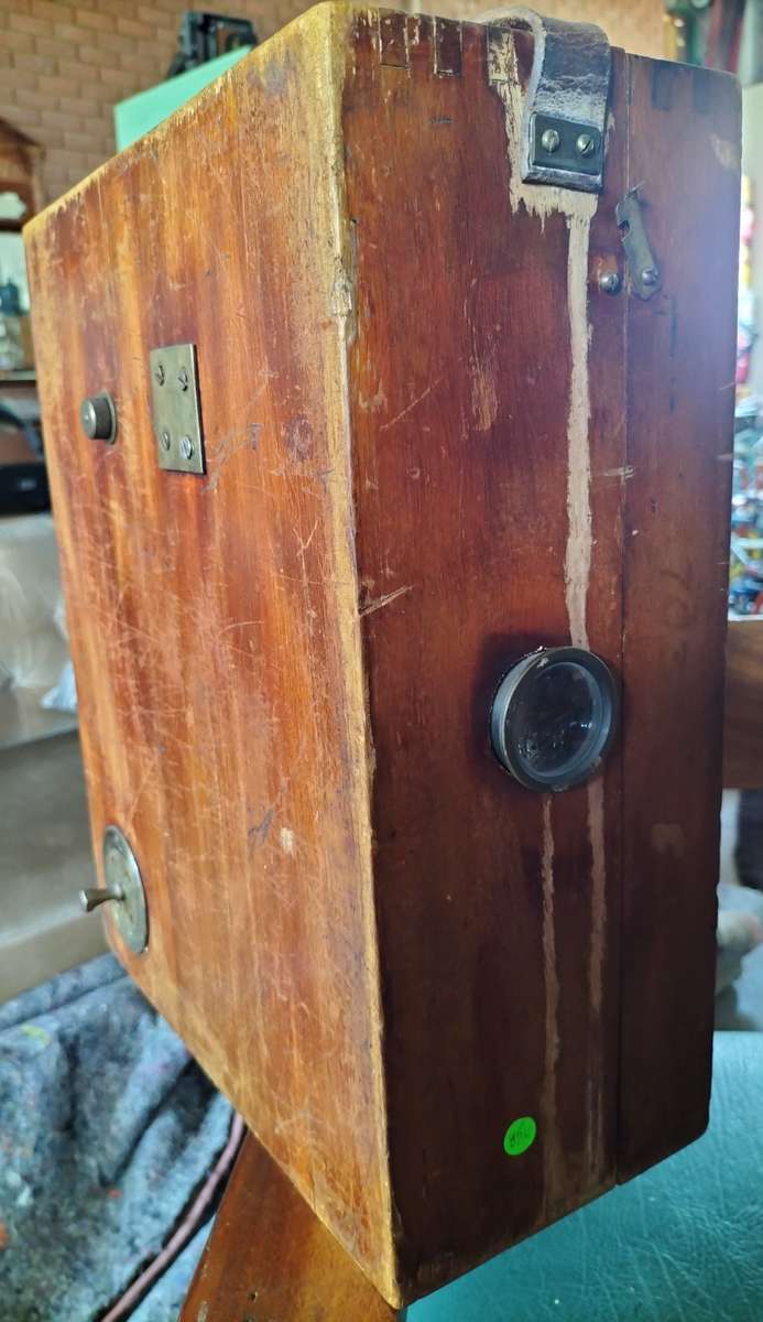 Wooden movie camera - FUN ITEM (SEE COMMENT SECTION)