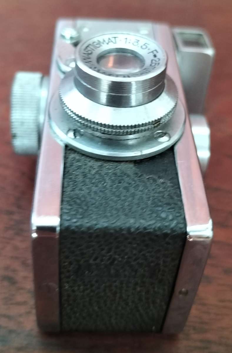 Vintage Steky subminiature camera (c1950)