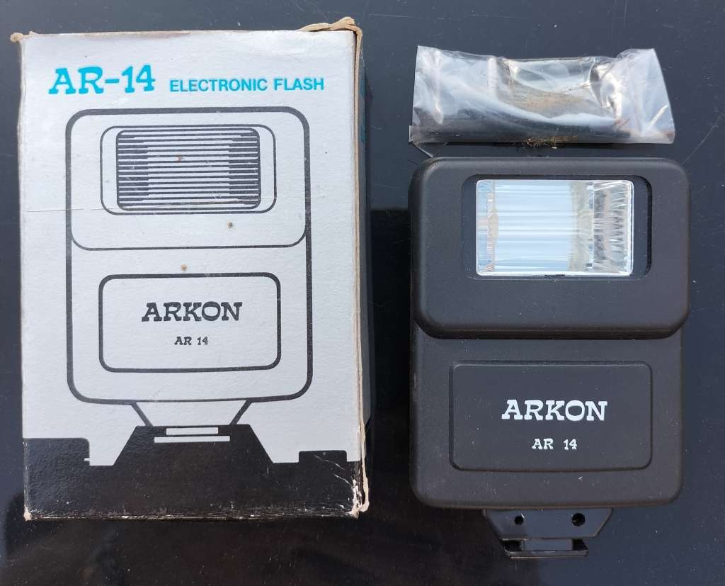 Vintage Arkon flash in original box (unused)