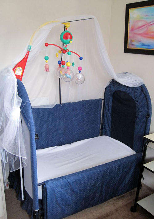 Baby cot (dark blue) Chelino