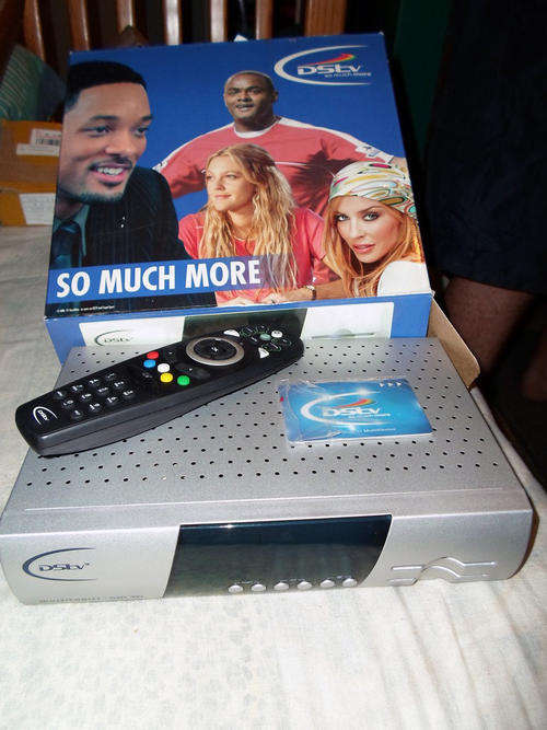 DSTV Decoder DSD990 with Remote Control and SmartCard in Original Box