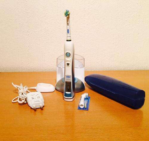 Oral B Triumph Electric Toothbrush