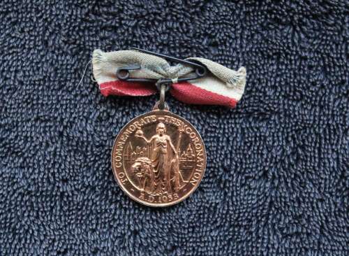 1953 Coronation Medallion of Queen Elizabeth II - with original Ribbon