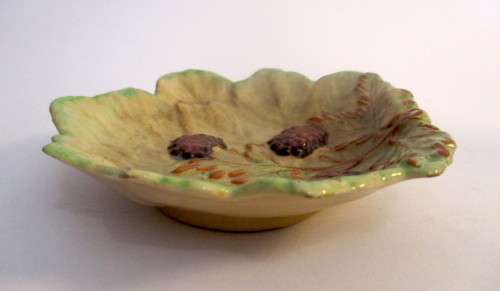 Cute Vintage Brentleigh Ware Staffordshire England Pin dish, raspberry leaf pattern. 12x12cm.