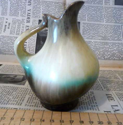 Studio Pottery Very Retro and Modernistic VASE.  12cm Mark Foreign. Spotless