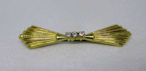 Classy Gold Colored Fashion Jewelry Brooch