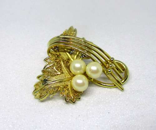 Vintage Gold Colored Filigree and Pearl Bead Brooch.