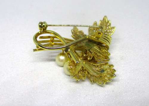 Vintage Gold Colored Filigree and Pearl Bead Brooch.
