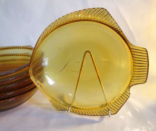 Set of 6 Vintage Amber Glass Fish shaped Asian food Dishes. Made in Indonesia