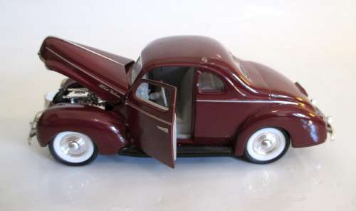 Solido Superior 1940 Ford 5-Window Coupe 1:34 Scale