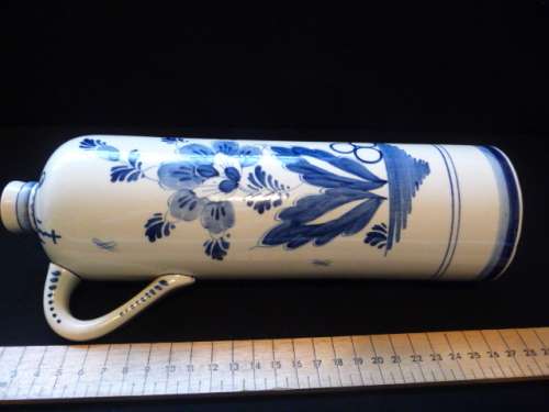 Delft Blauw De Kuyper's Distilleries Schiedam Porcelain Bols Brandy Decanter. Holland. No stopper.
