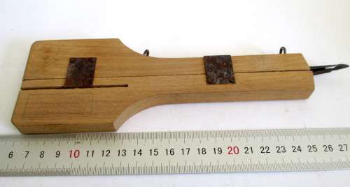 VINTAGE 'PATWELL' AUTOMATIC RUG MAKING MACHINE