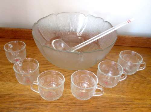 Large Vintage Glass Boula bowl with 8 Cups and Spoon.