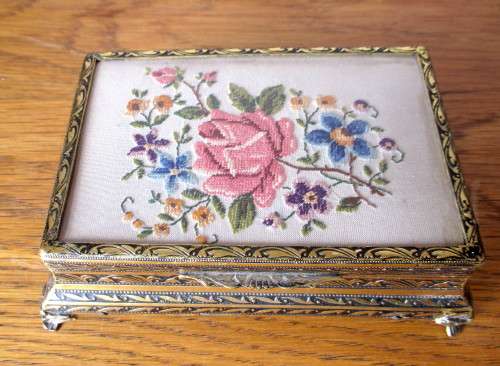 Vintage Jewelry Holder. Lovely embroided detail and embossed edges. 14cm x 9 cm.