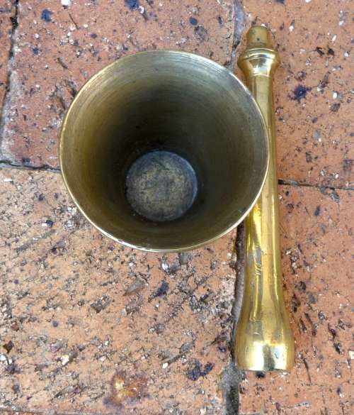 Vintage brass Mortar and pestle. 7cm hight 15 cm