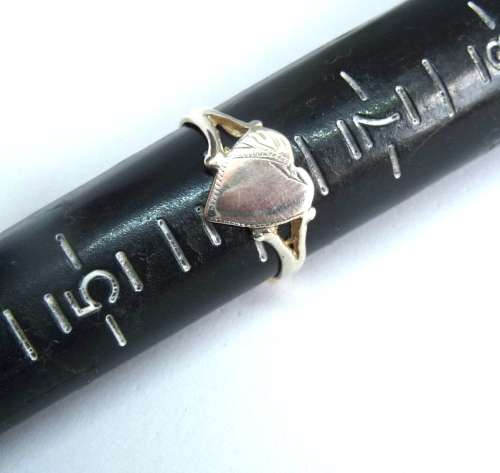 Vintage Initial Silver Heart Signet Ring  Size M, 16.51mm diameter 1.2g