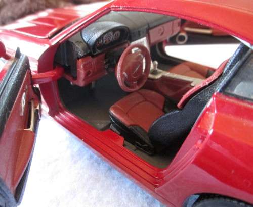 Bburago 1:18th Diamond Collection: Chrysler Crossfire Made in Italy