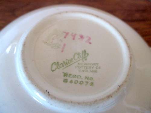 Vintage Clarice Cliff Serving Bowl. No Chips no Cracks. 27 x 7 x 22cm.