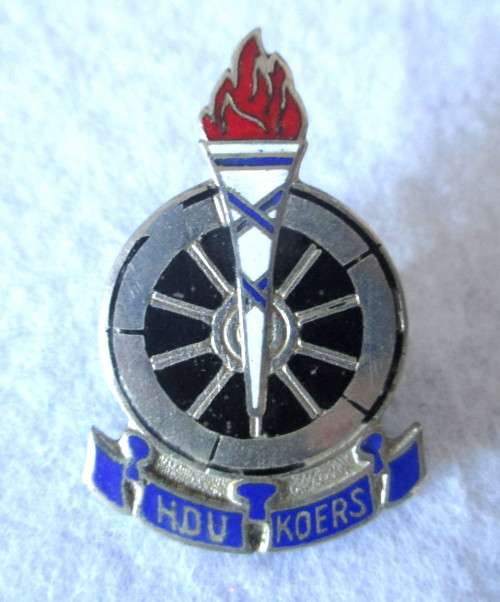 SA Voortrekker -Hou Koers- White Metal and Enamel Beret Badge