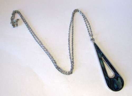 Vintage Paua Shell Pendant on Silver Necklace. Lovely detail. 52cm.