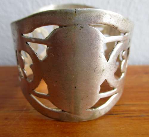 Vintage silver plated serviette/ napkin ring Engraved `Kobus`. Plate worn.