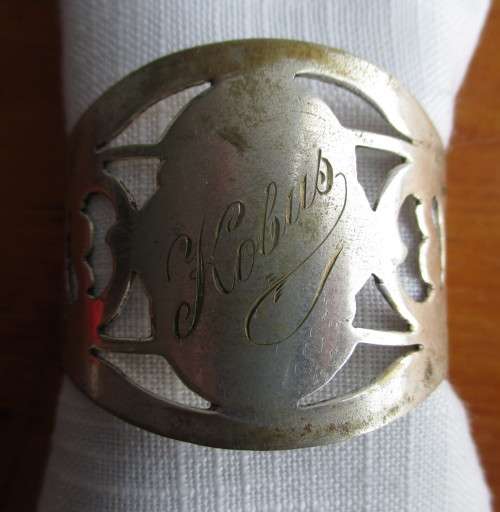 Vintage silver plated serviette/ napkin ring Engraved `Kobus`. Plate worn.