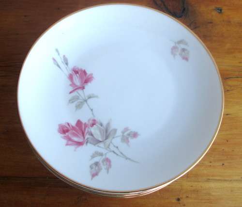 Lot of 8 Porcelain Alka Kunst Bavaria - Claudia side plates. Lovely delicate pattern. 165mm diameter
