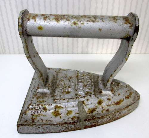 VINTAGE ANTIQUE Salter Sad Iron / Flat Iron Silvesters Patent No 5 2.1Kg IRON