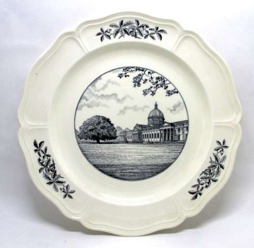 Vintage Wedgwood HAILEYBURY Wall Hanging Plate (1976) 260mm diameter.