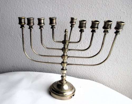 Vintage Silver plate 9 Branches Jewish Hanukkah Menorah candelabra candlestick. 140mm high.