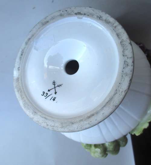 Vintage Original Arnart Creations Sorrento Grapes Leaves Topiary Statue Japan. Marked and Numbered.