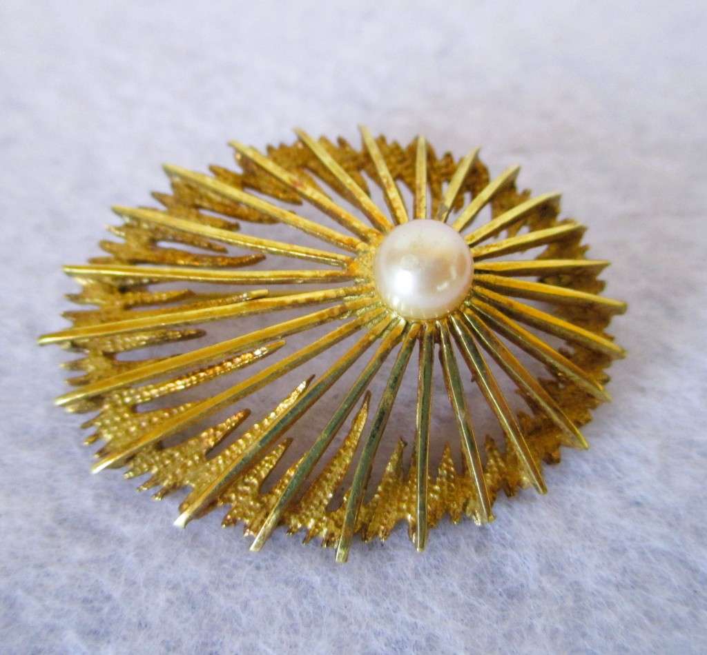 Vintage Rolled Gold and Pearl Starburst Brooch. Made in Germany. Absolute Lovely piece.