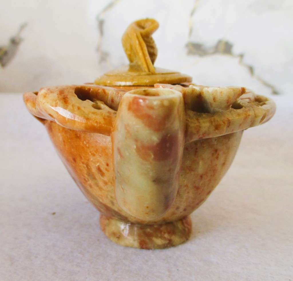 Chinese Vintage/ Antique Stone Tea Pot. Great condition. Length: 14cm, heights with lid: 9cm.