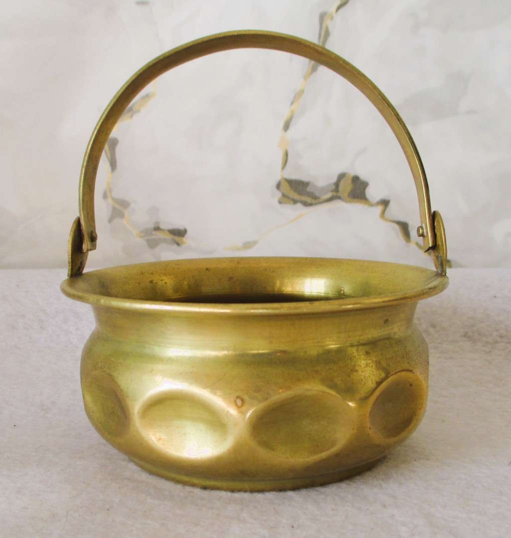 Vintage small Brass Basket with Handle. 50mm high, basket only.