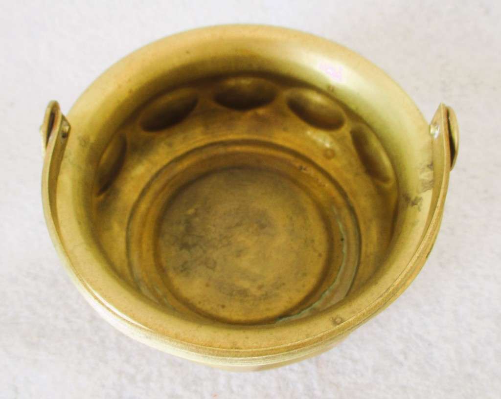 Vintage small Brass Basket with Handle. 50mm high, basket only.