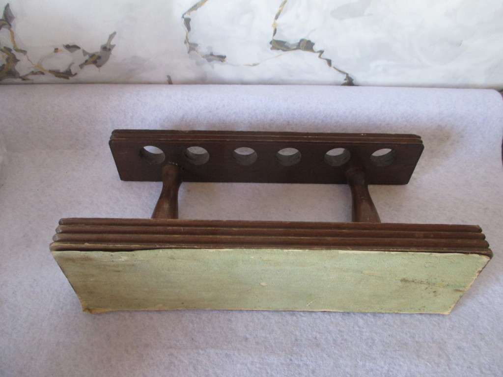 Vintage Duk It Wooden 6 Pipe Holder Felt Bottom. 255mmx160mm.