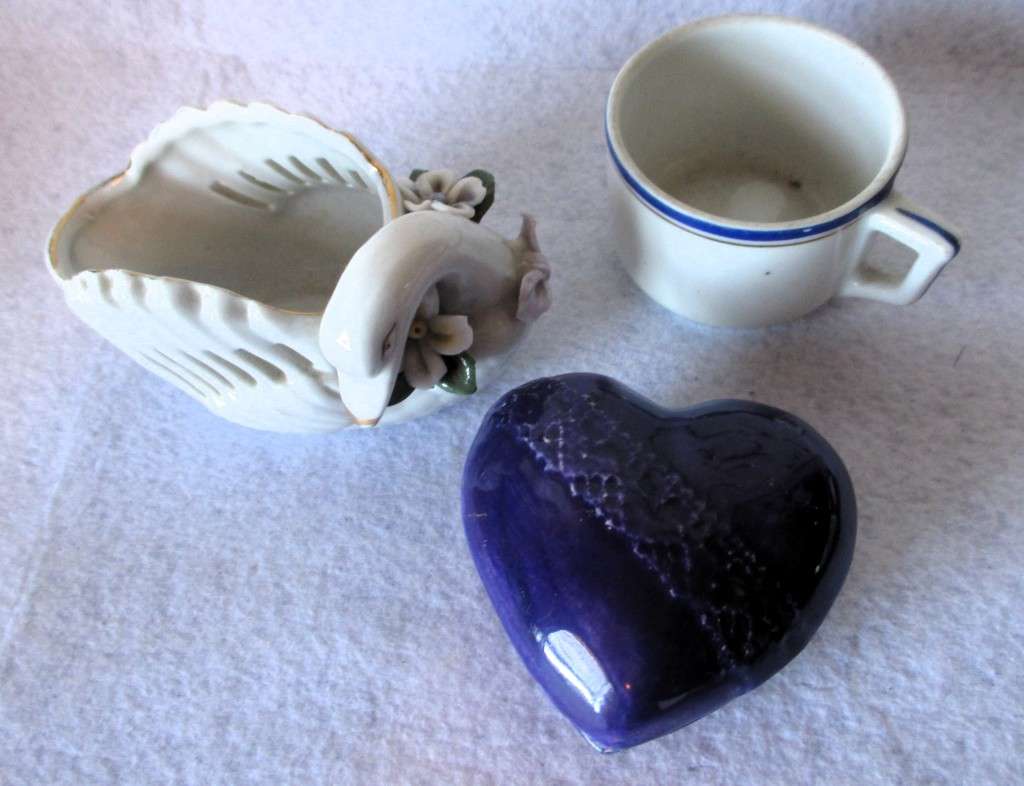Lot of three porcelain items. As per photo.