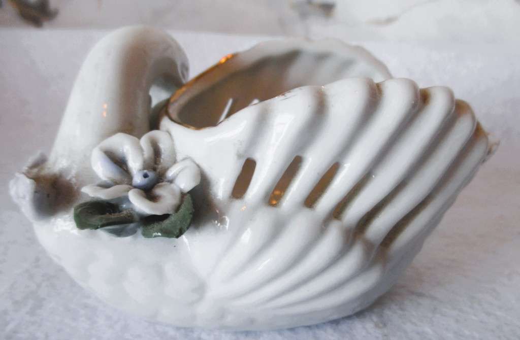 Lot of three porcelain items. As per photo.