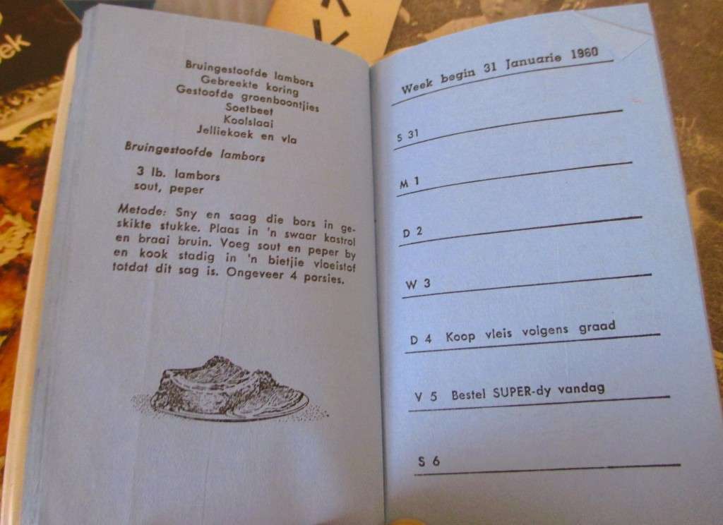 7 Vintage Resepte bookies meestal in Afrikaans. Vleisraad resepte dagboek vir 1959/60.