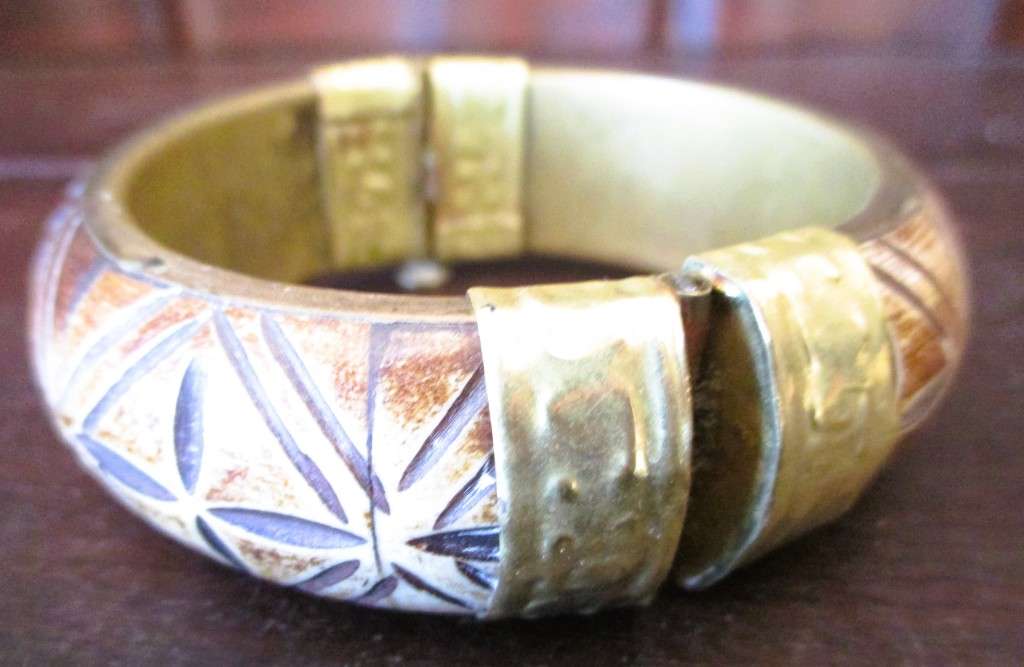 Vintage Crved Bone and Brass Hinged Bangle,