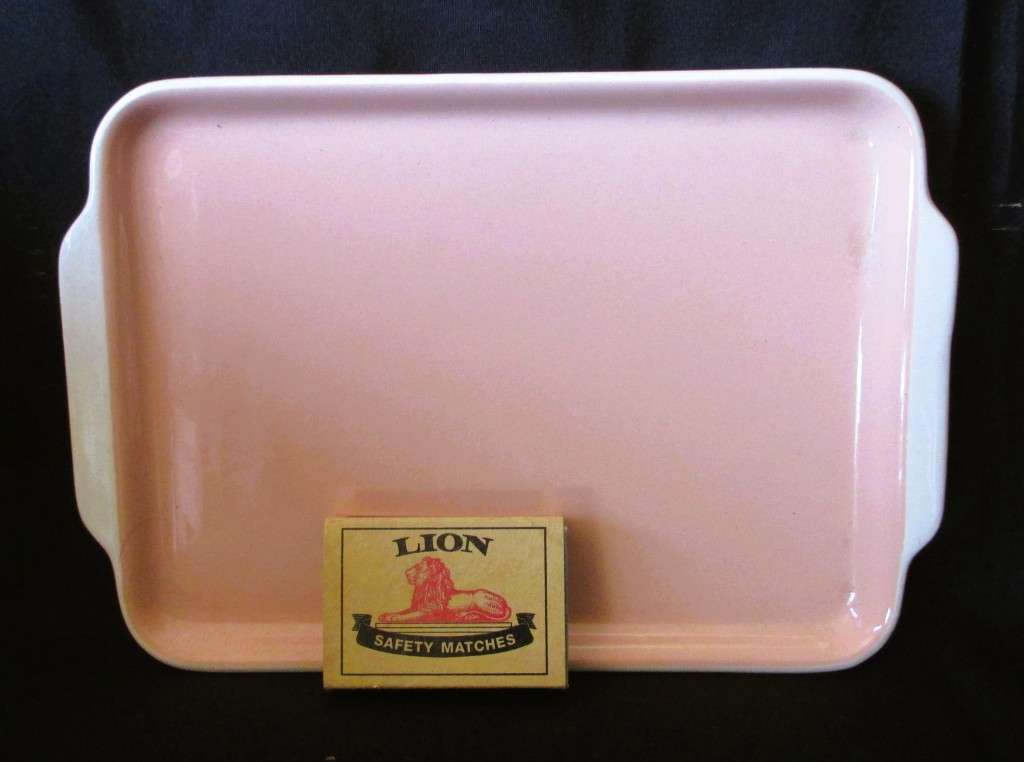 1950`s Villroy and Boch Soft pink Porcelain Toast tray. Marked Santos. 180x135mm