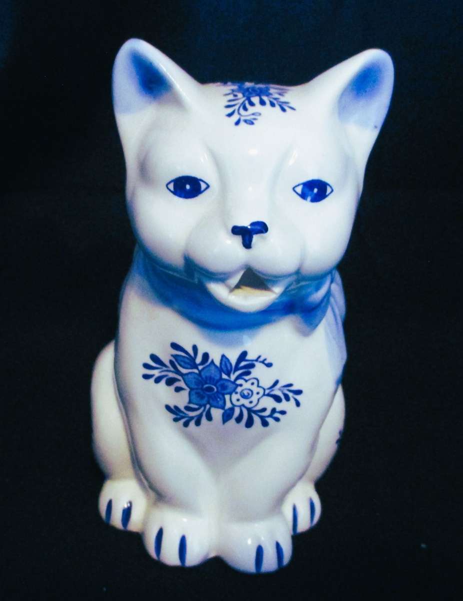 Vintage Blue Delft Handpainted Cat Creamer, Spotless. 130mm high.