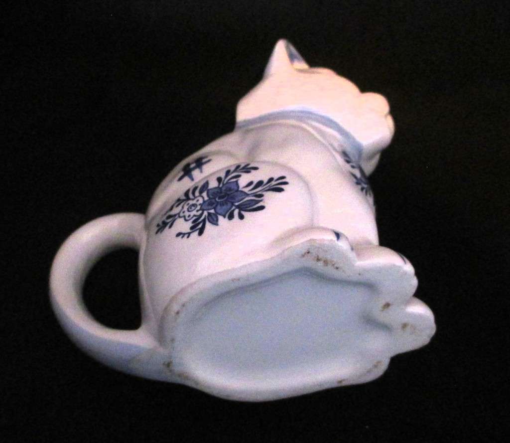 Vintage Blue Delft Handpainted Cat Creamer, Spotless. 130mm high.