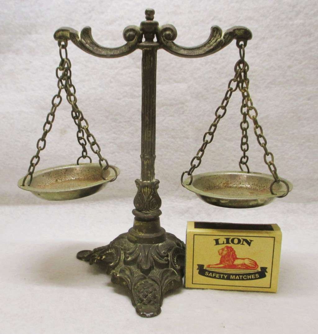 Vintage Brass Scales Of Justice Made In Italy, Apothecary Scale 17cm high.