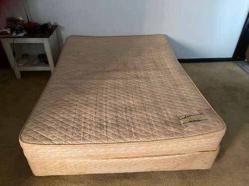 Secondhand Bed