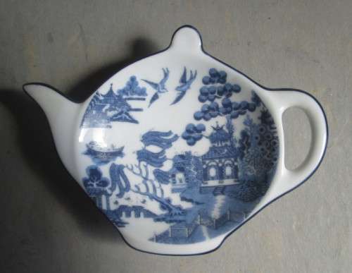 BLUE WILLOW TEA BAG HOLDER by JONES & MIDDELETON, ENGLAND